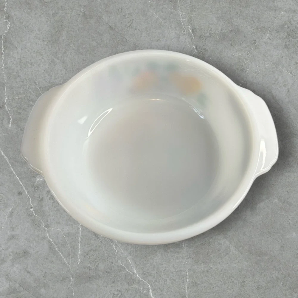 Vintage Fire King gay fad fruit 1.5 quart ovenware bowl #447 USA